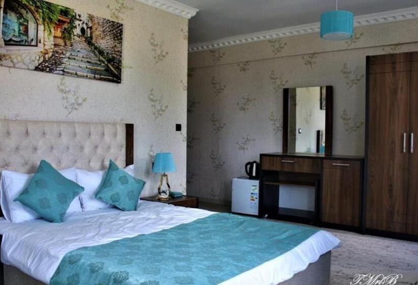 חדר משפחתי, Adri̇a Aladağ Golcük