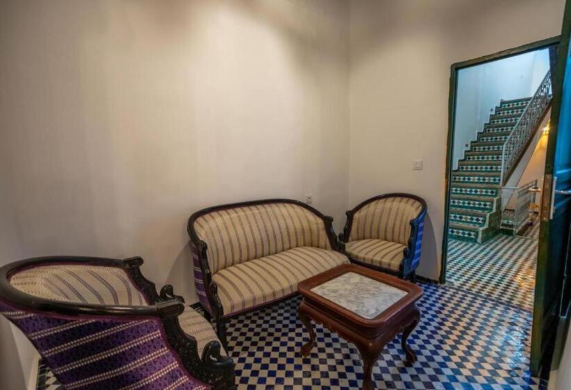 اتاق استاندارد سه تخته با چشم‌انداز, Dar Usham Fes