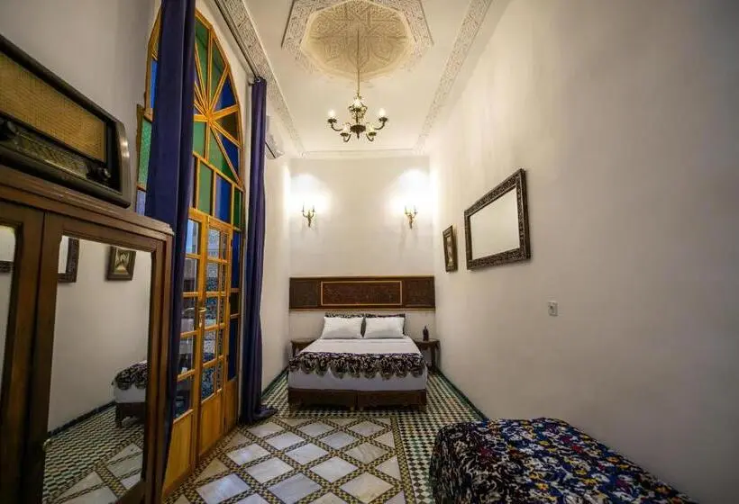 اتاق راحتی سه تخته, Dar Usham Fes