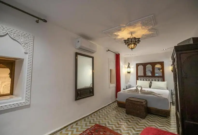 استودیوی استاندارد, Dar Usham Fes