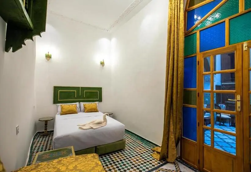 اتاق استاندارد سه نفره, Dar Usham Fes