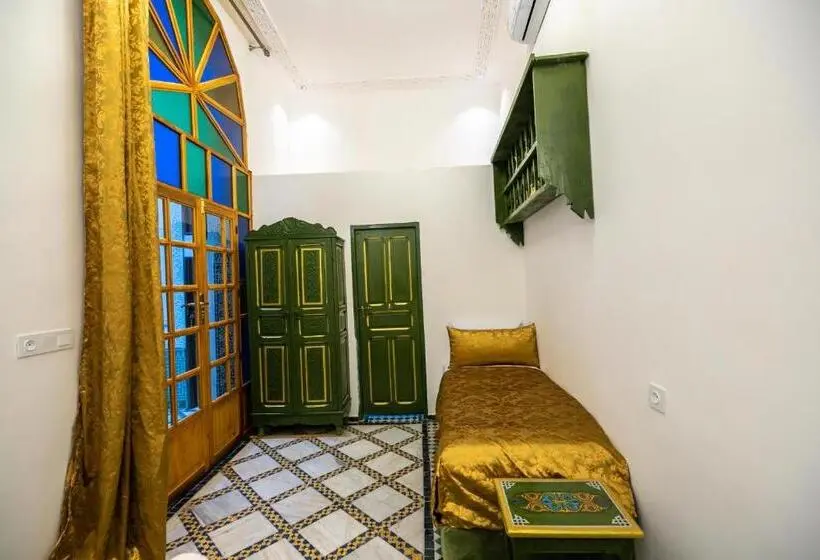 اتاق استاندارد سه نفره, Dar Usham Fes