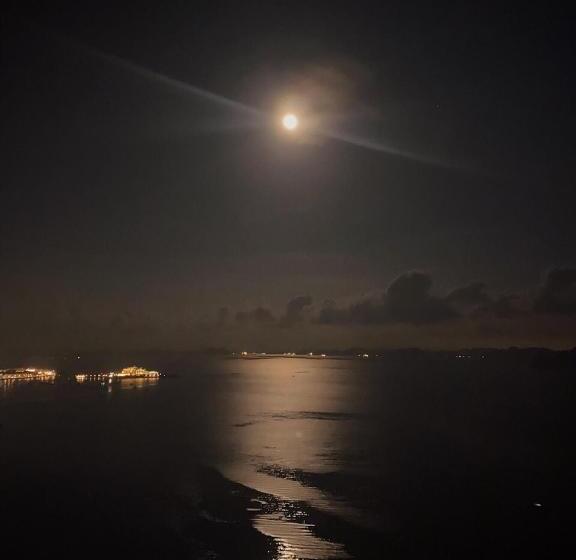 استودیوی استاندارد با چشمانداز دریا, Căn Hộ Khách Sạn Alacarte Hạ Long