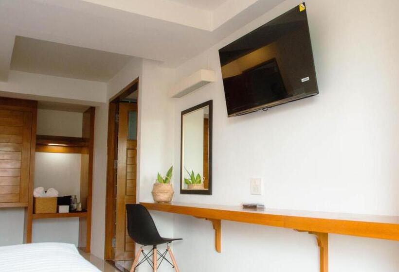 اتاق لوکس با تخت بزرگ, Alley & Pier