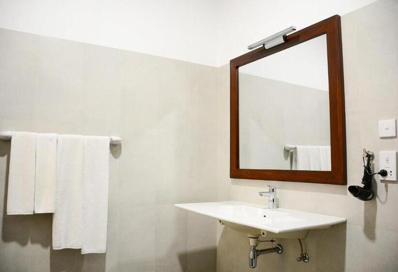 חדר סטנדרט, Hikka Bliss