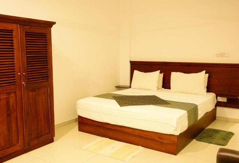 Quarto Estandar, Hikka Bliss