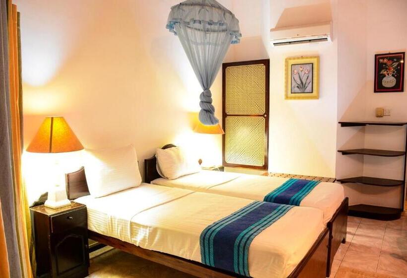 חדר סטנדרט, Hikka Bliss