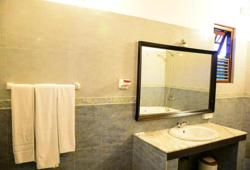 סוויטה משפחתית, Hikka Bliss