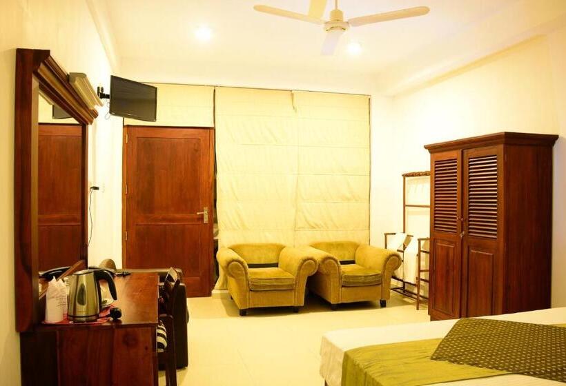 חדר דחוקס עם מיטת קינג, Hikka Bliss