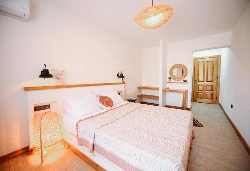 标准间带阳台, Kallinos Boutique