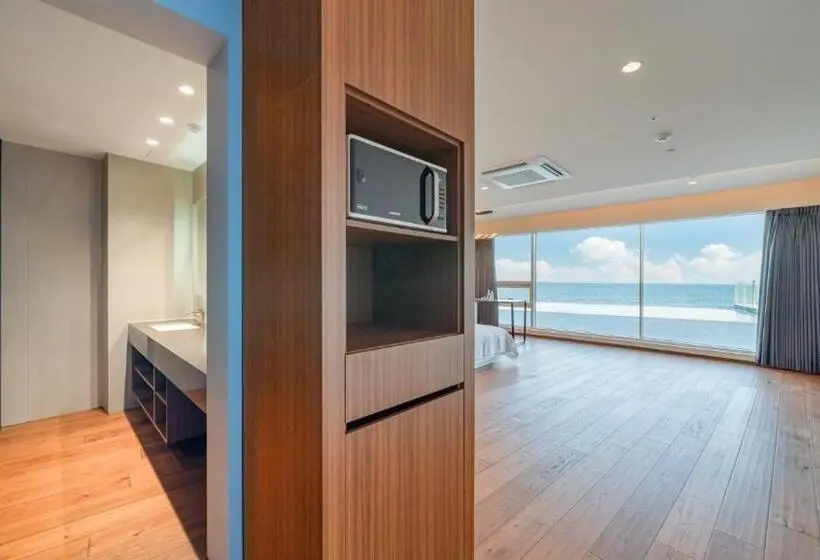 Standardzimmer mit Meerblick, Sharp & Flat
