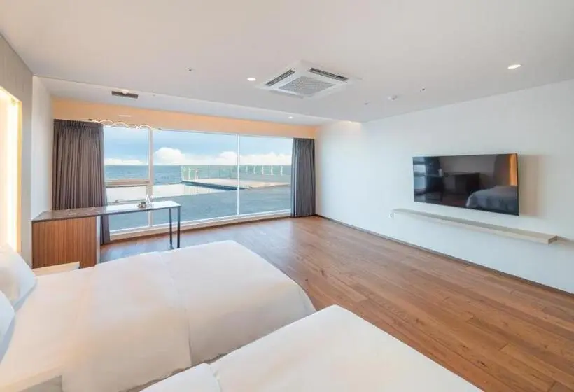 Standardzimmer mit Meerblick, Sharp & Flat