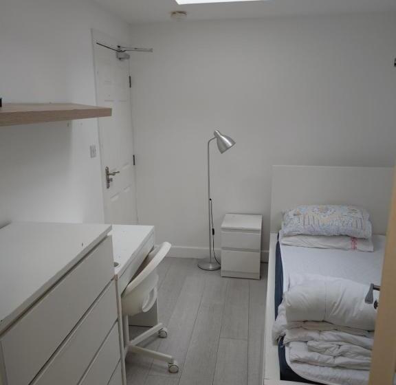 חדר סטנדרט יחיד, The Old Guest House, Norbury Avenue