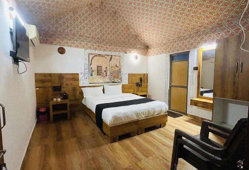 带阳台的豪华间, Santkrupa Villa Resort