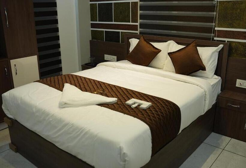 Апартаменты 1 Спальня Вид на Бассейн, Skyfall Holidays Wayanad
