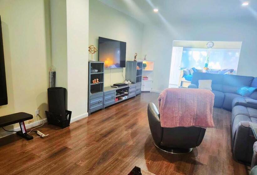 ４ベッドルームハウス, Stayspro   Glamorous Beverlywood Residence Near Everything La