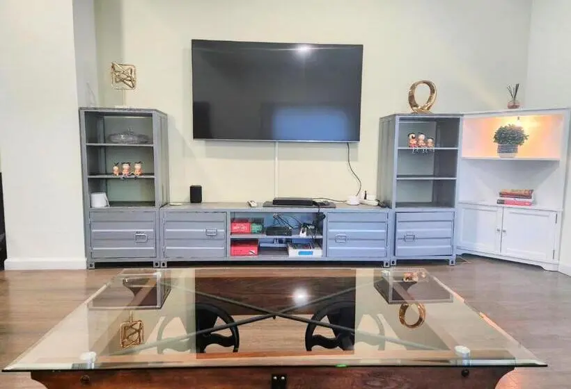 ４ベッドルームハウス, Stayspro   Glamorous Beverlywood Residence Near Everything La