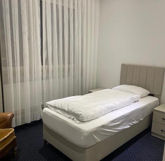 غرفة قياسية فردية, Gastpark