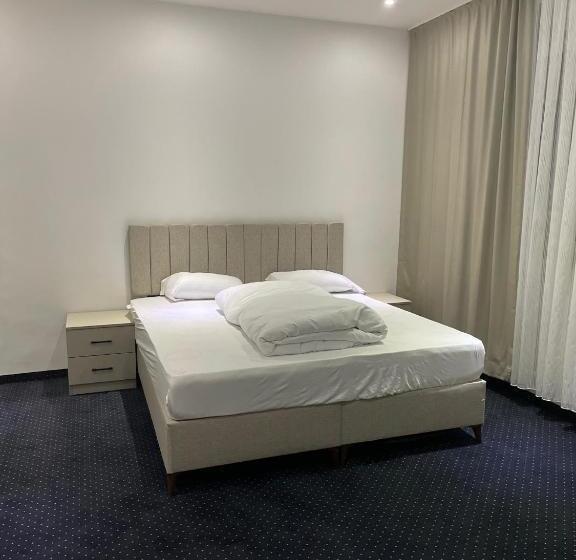 غرفة قياسية ثلاثية, Gastpark