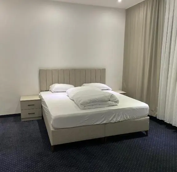 Habitación Triple Estándar, Gastpark
