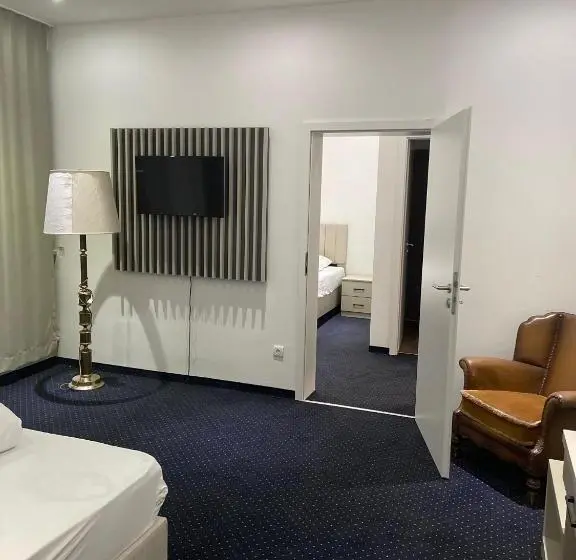 Habitación Triple Estándar, Gastpark