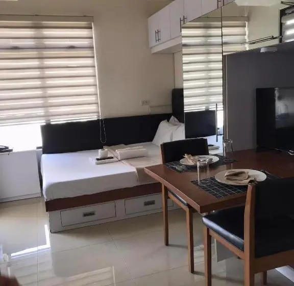 Huoneisto 1 Makuuhuone, Mabolo Garden Flat A9 Rooftop Pool Shortwalk To Ayala Mall