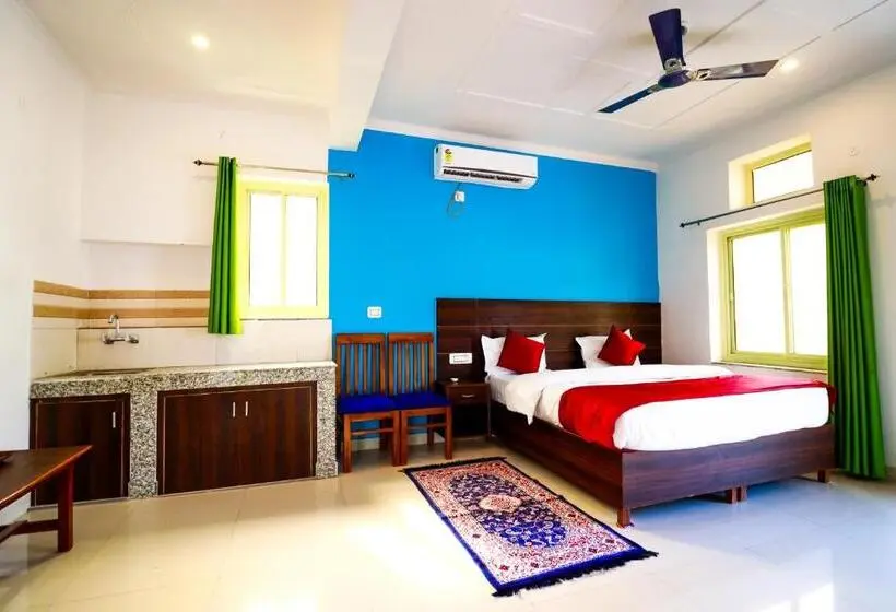 Chambre Deluxe avec Balcon, Manzil Hostel
