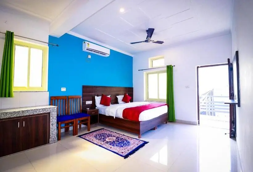 Chambre Deluxe avec Balcon, Manzil Hostel