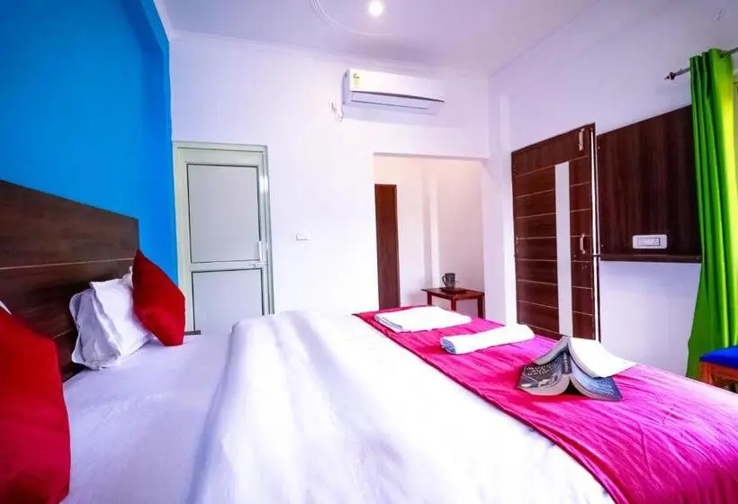 Chambre Deluxe avec Balcon, Manzil Hostel