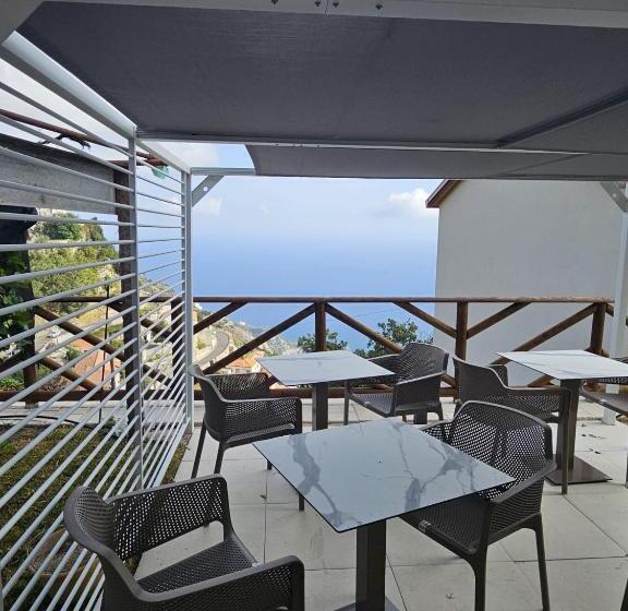 غرفة ديلوكس مطلّة علي البحر مزوَّدة بشُرفة, Otium Relais