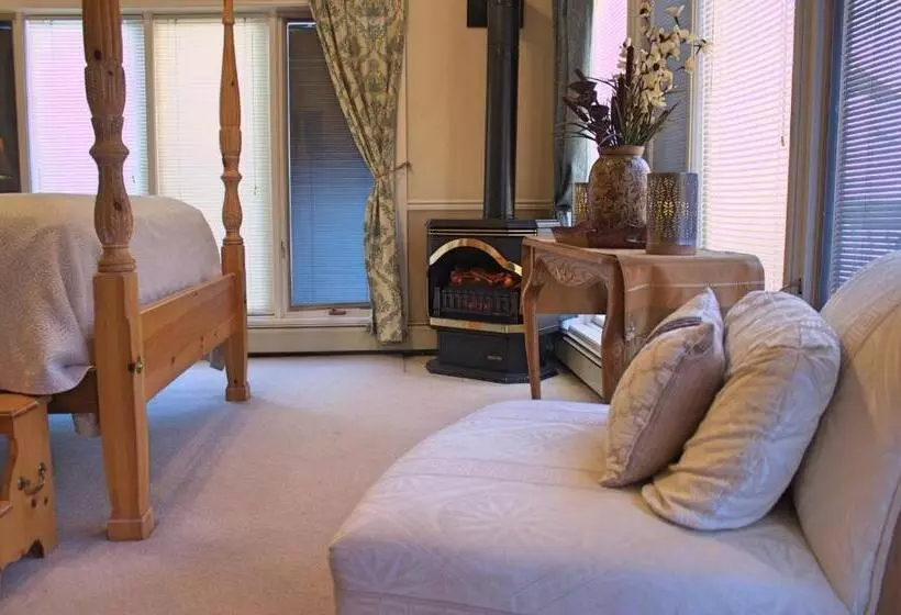 バルコニー付スイート, Black Bear Manor