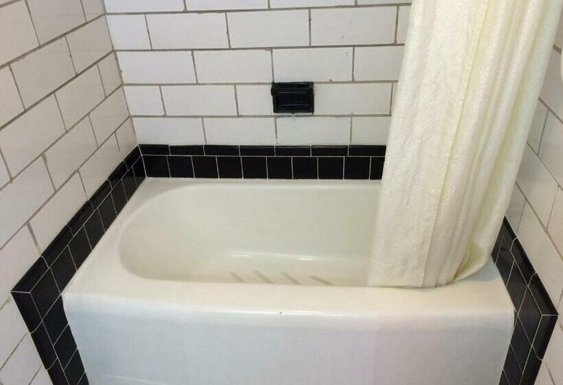 Номер Стандарт 2 Двуспальные Кровати, Budget Inn   Scottsboro