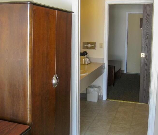 Люкс Повышенной Комфортности, Cedar Hill Lodge