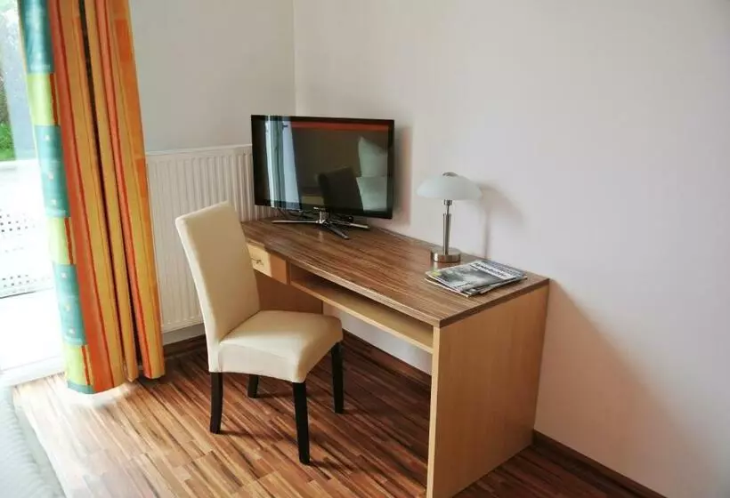 Comfort room with balcony, Frühstückspension Paradiesgartl
