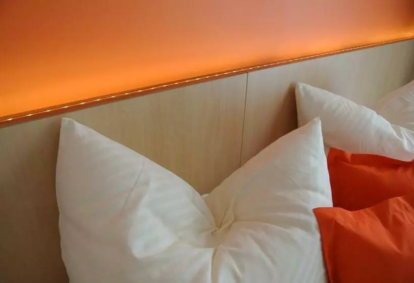 Comfort room with balcony, Frühstückspension Paradiesgartl