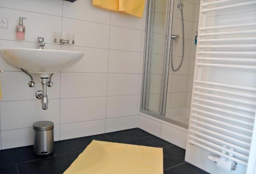 جناح جونيور مزوَّد بشرفة, Frühstückspension Paradiesgartl