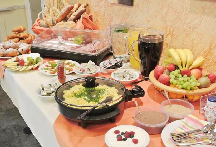 جناح جونيور مزوَّد بشرفة, Frühstückspension Paradiesgartl