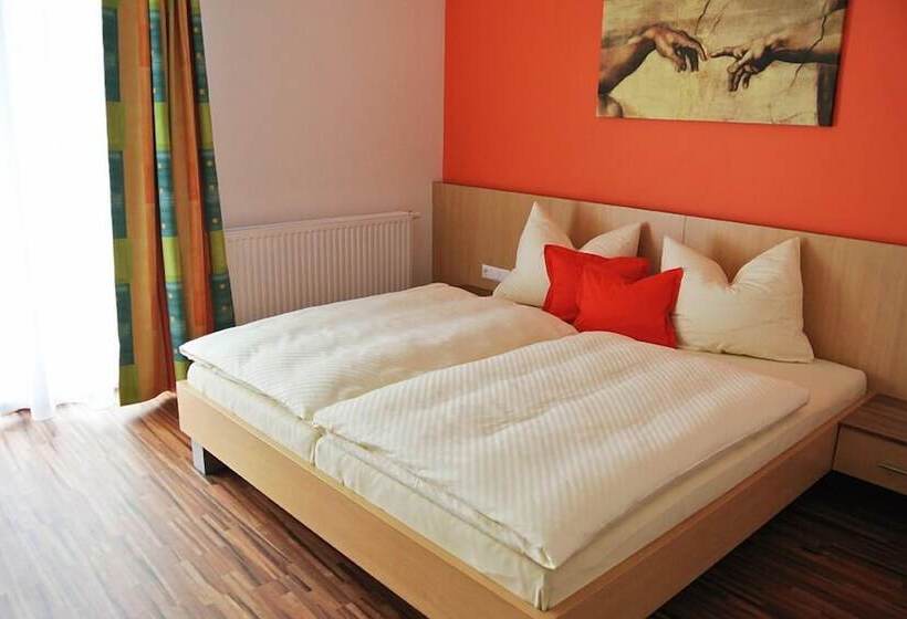 جناح جونيور مزوَّد بشرفة, Frühstückspension Paradiesgartl