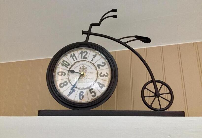 침실 2개 스위트, Pilgrim House