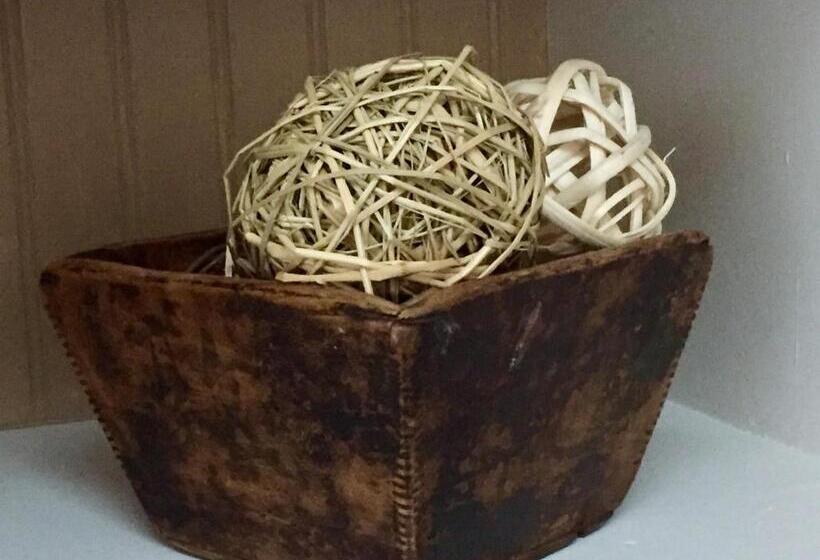 침실 2개 스위트, Pilgrim House