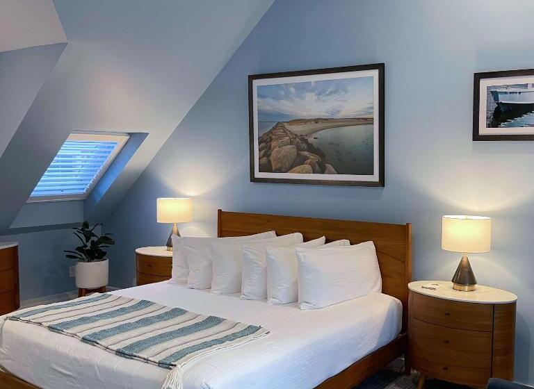 스위트 킹사이즈 침대, Pilgrim House