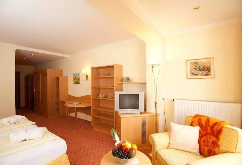 コンフォートルーム, Evident Hotel Prägant