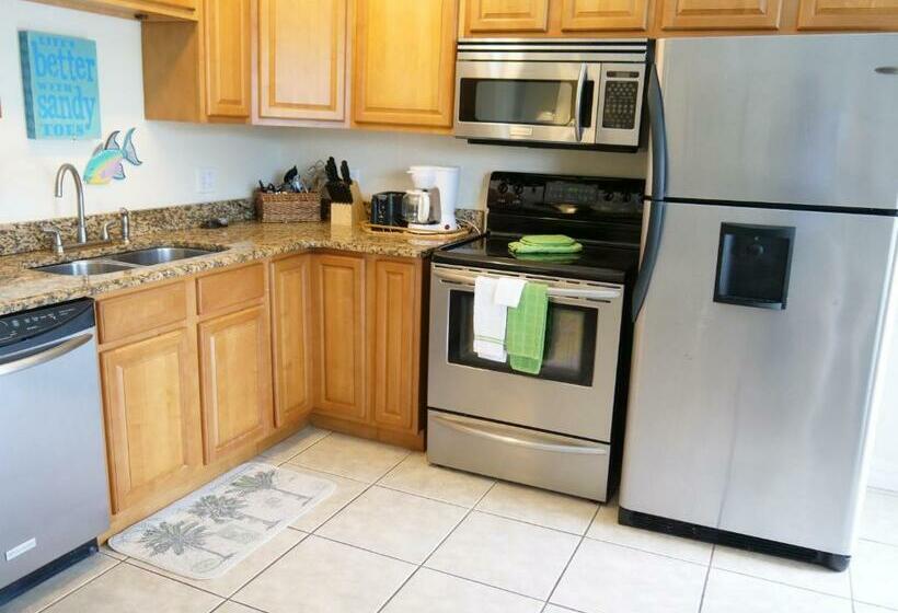 דירת שני חדרים, The Sea Spray Resort