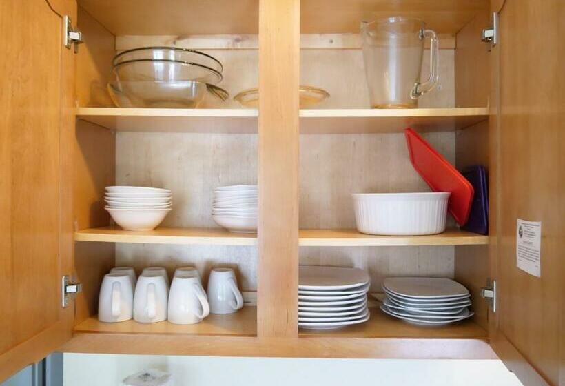 דירת שני חדרים, The Sea Spray Resort