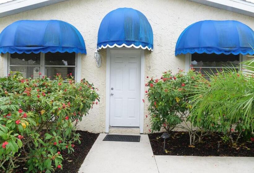 דירת חדר, The Sea Spray Resort