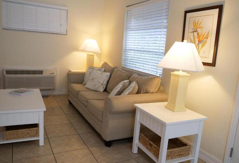 דירת חדר, The Sea Spray Resort