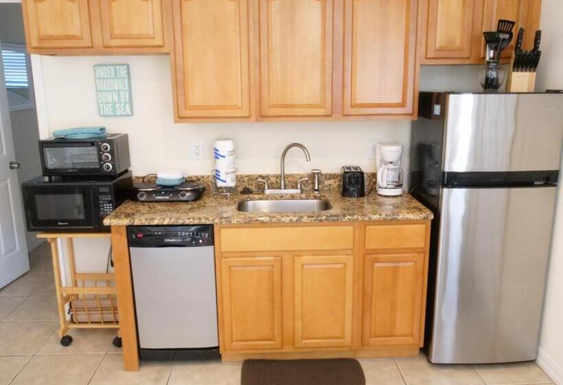 סוויטה עם מרפסת, The Sea Spray Resort