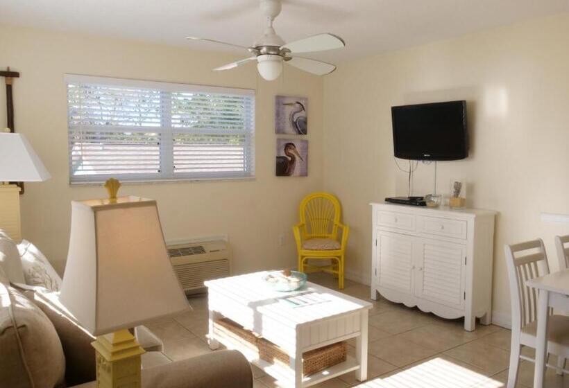 סוויטה עם מרפסת, The Sea Spray Resort