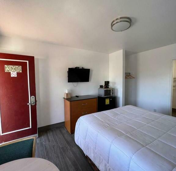 Номер Стандарт, Town And Country Inn