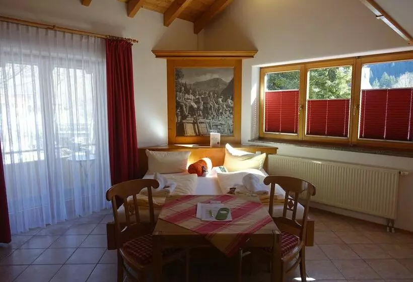 Perhesviitti, Gasthof Im Wiesengrund